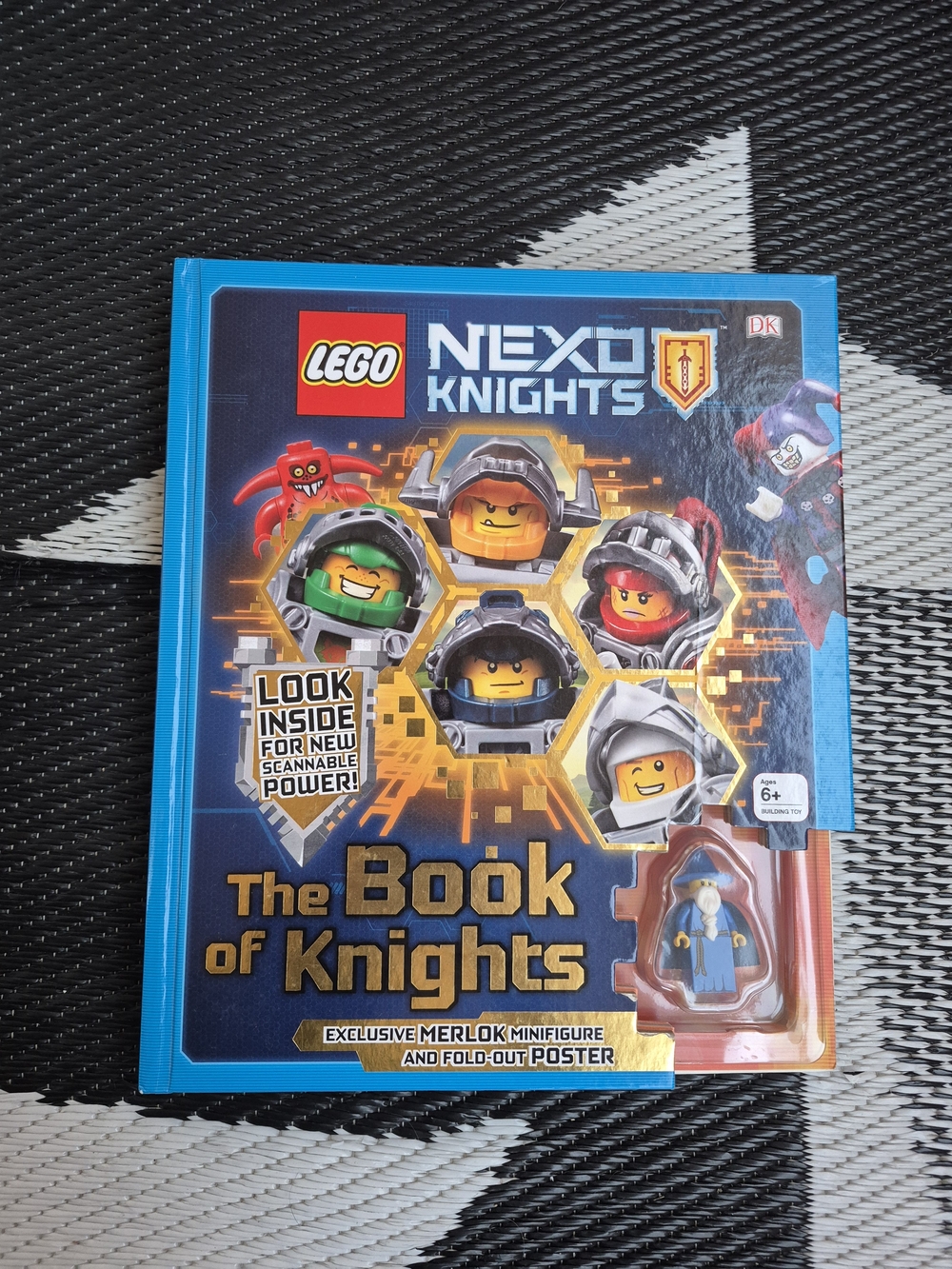 Two LEGO Nexo Knights Books With Minifigures - Picture 4 of 9